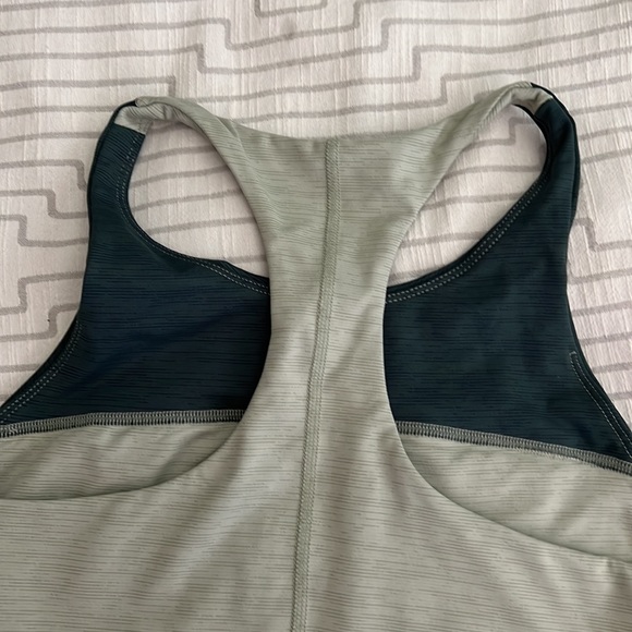 Outdoor Voices Move Free TechSweat Crop Top large - Picture 4 of 16